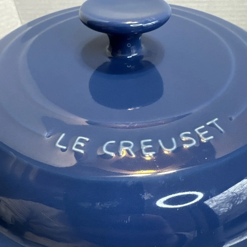 Le Creuset Blue Enameled Shallow Round Oven Casserole Baking Dish 2 & 3/4-Qt